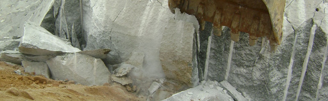 DESMONTE DE ROCHA A FRIO
